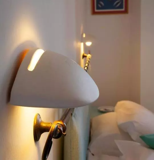 Bue Marino Hotel & Cocktail Bar