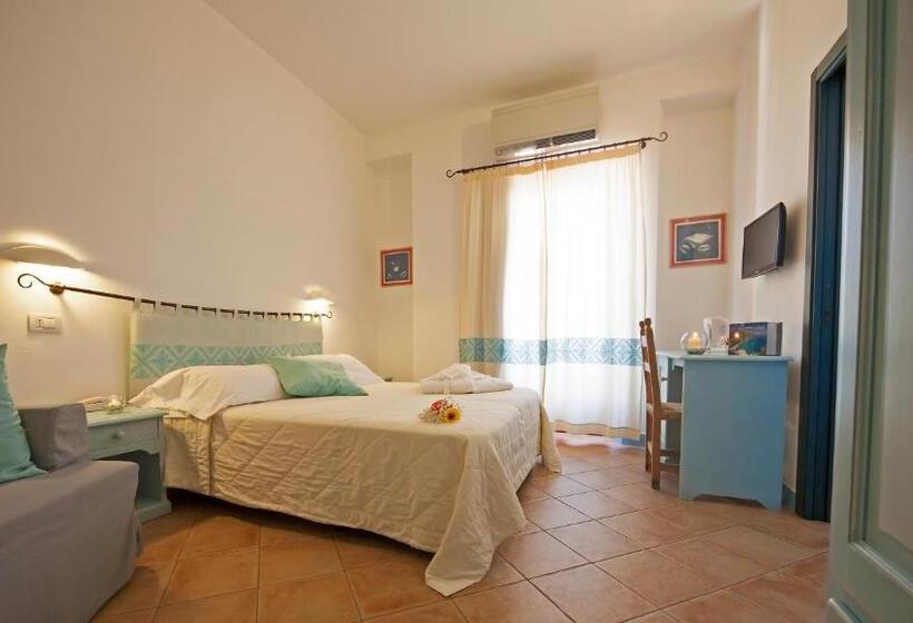 Bue Marino Hotel & Cocktail Bar