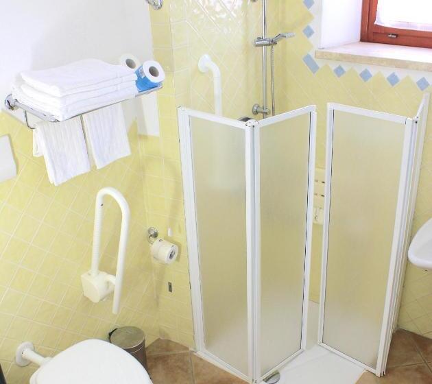 Bue Marino Hotel & Cocktail Bar