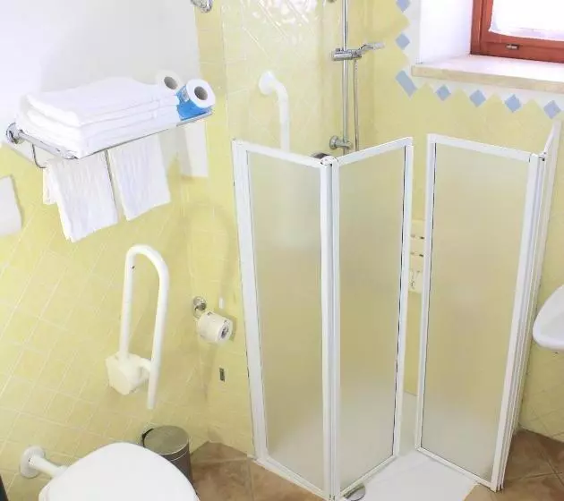 Bue Marino Hotel & Cocktail Bar