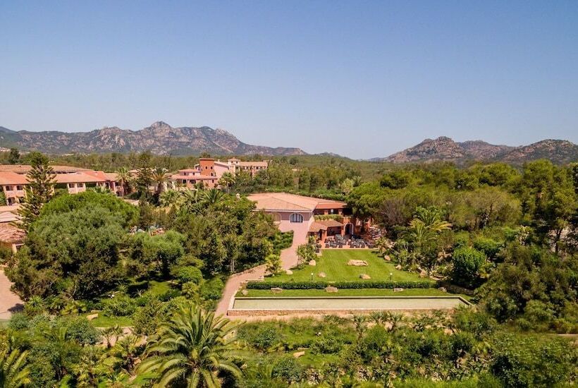 Cala Ginepro Hotel Resort