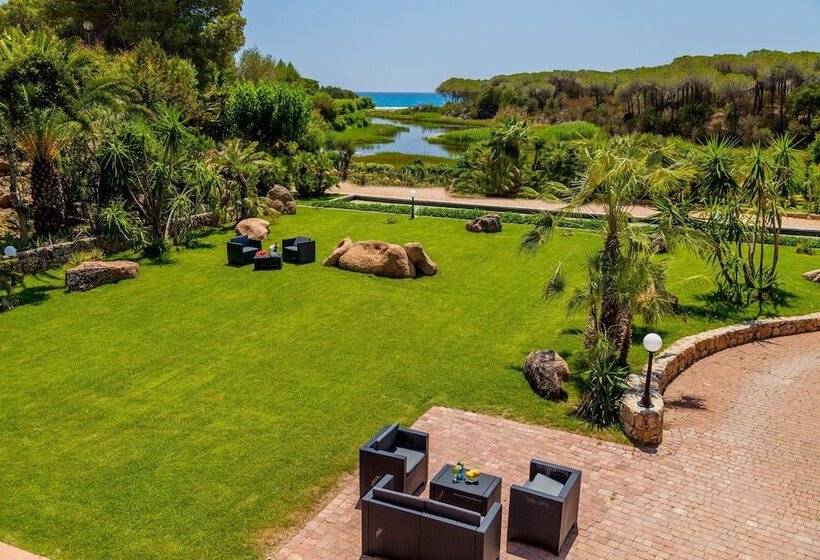 Cala Ginepro Hotel Resort