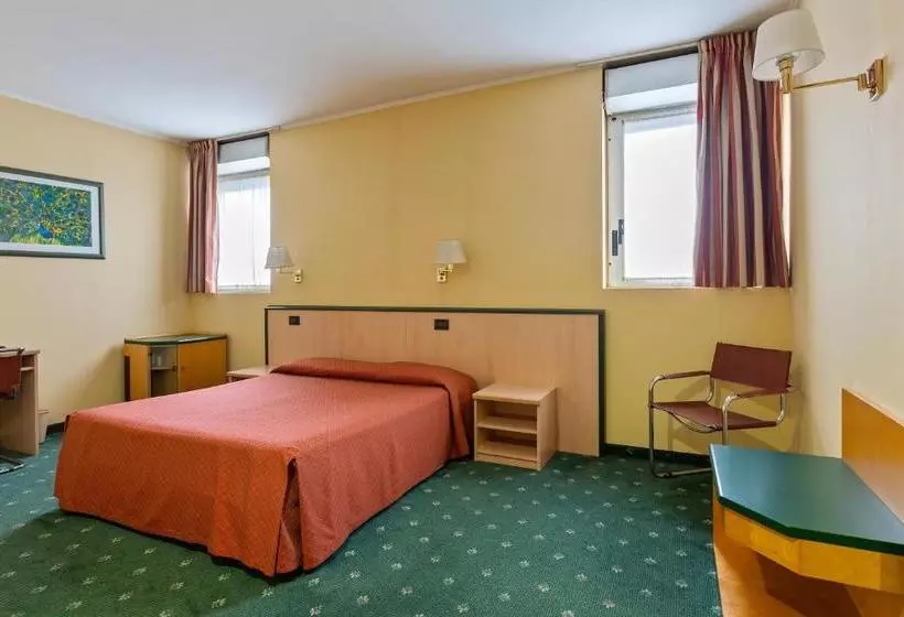 هتل Ginosi Arizona