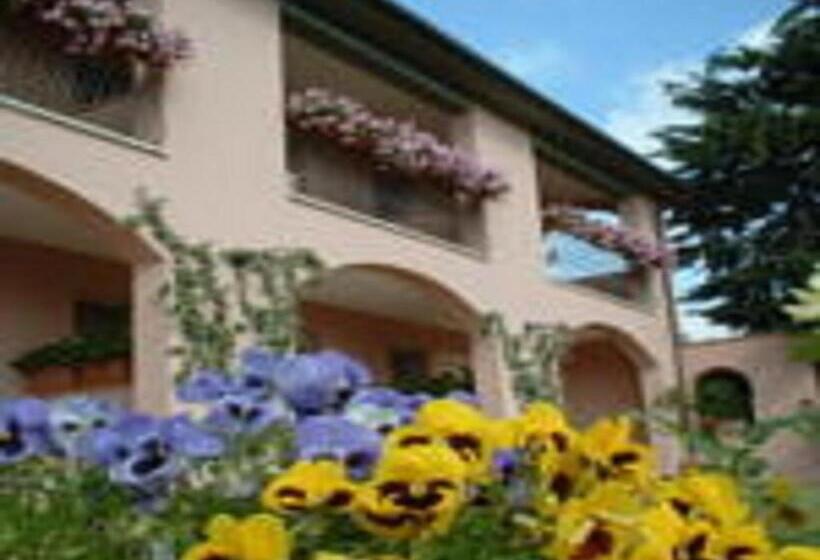 호텔 Il Melograno Country House