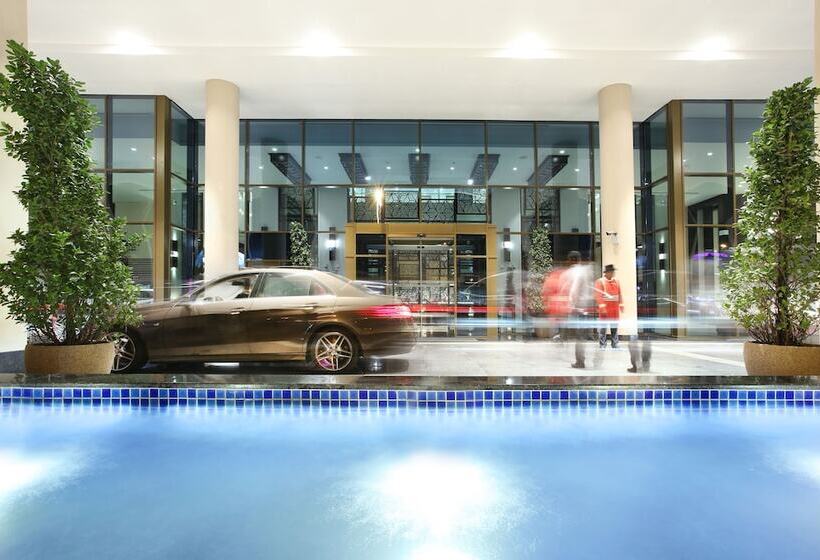 Metropolitan Hotel Dubai