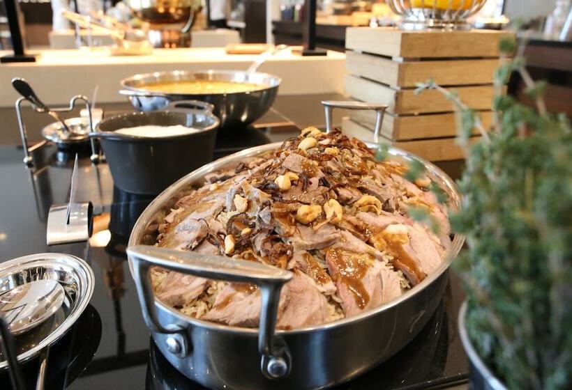 Metropolitan Hotel Dubai