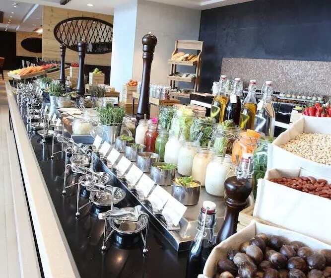 Metropolitan Hotel Dubai