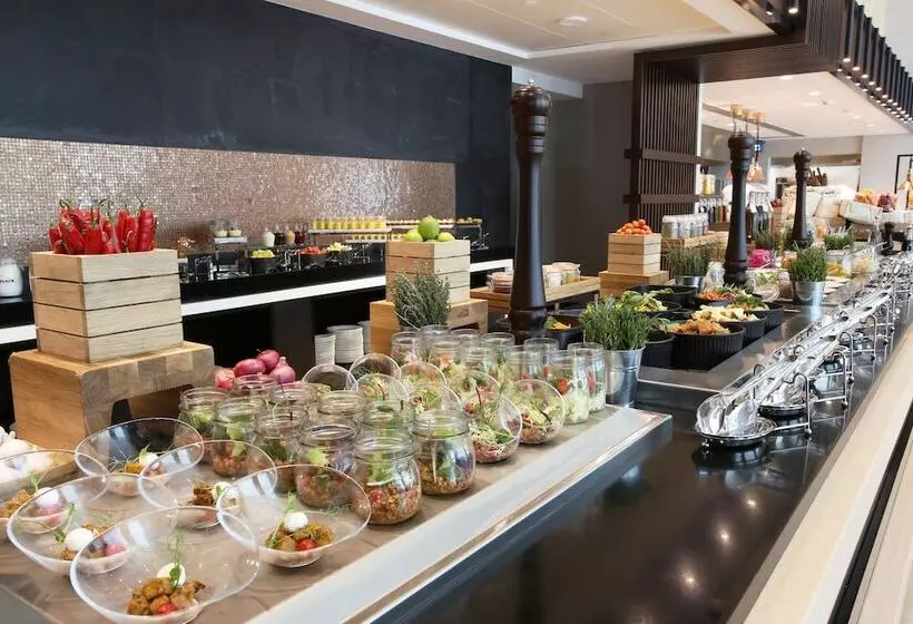 Metropolitan Hotel Dubai