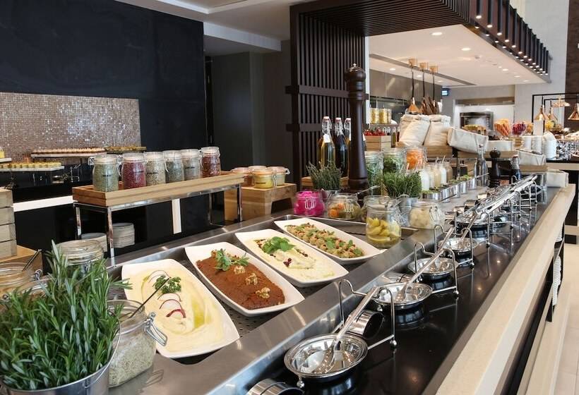 Metropolitan Hotel Dubai