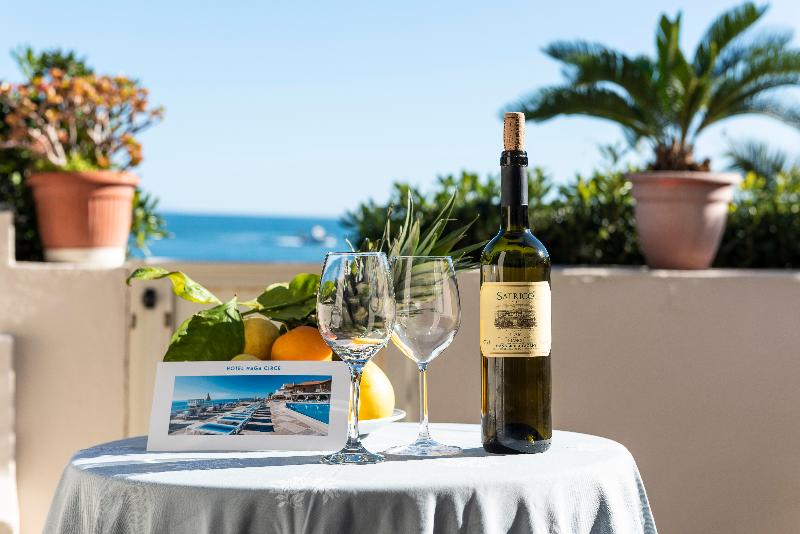 فندق Ristorante Maga Circe