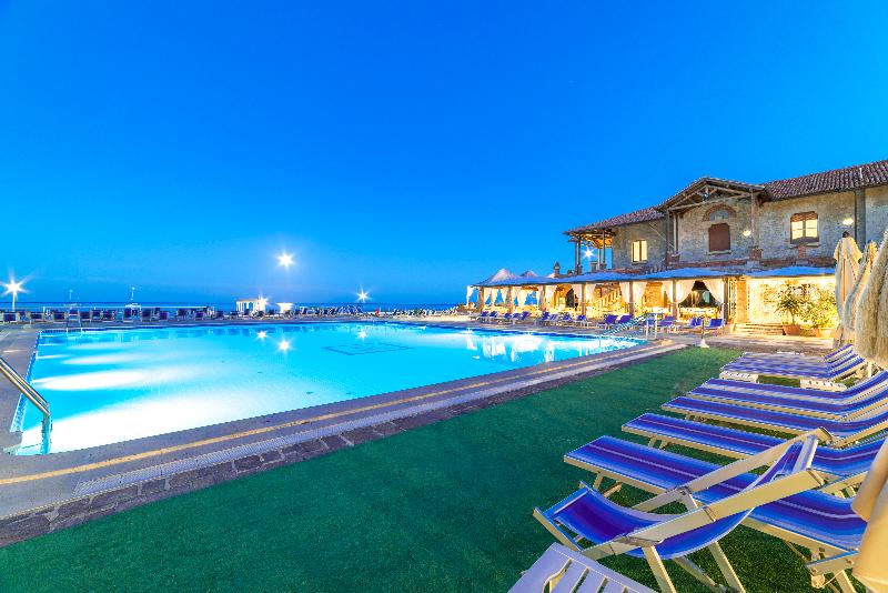 فندق Ristorante Maga Circe