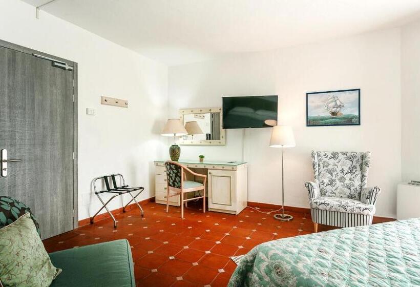 Stefania Boutique Hotel By The Beach