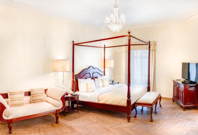 هتل The Dominican