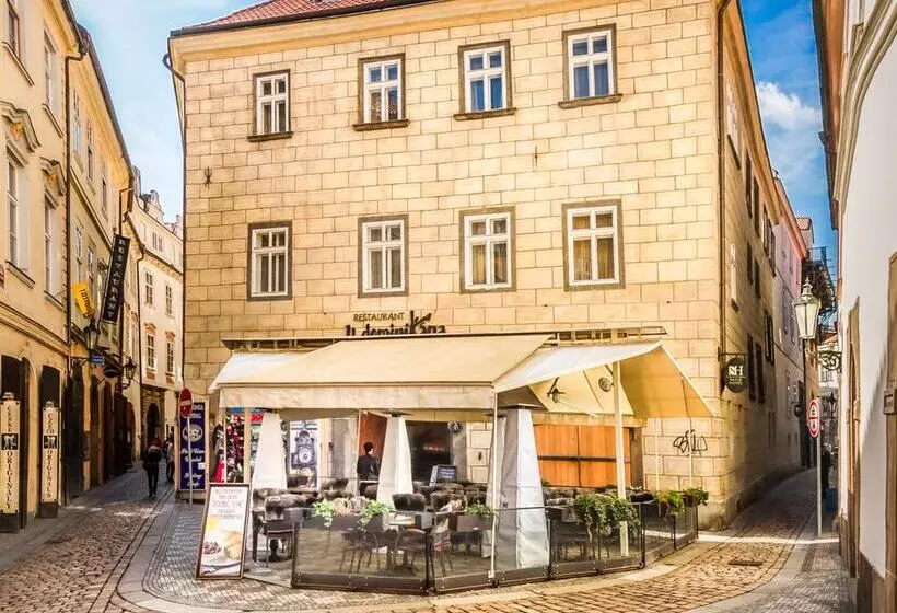 هتل The Dominican