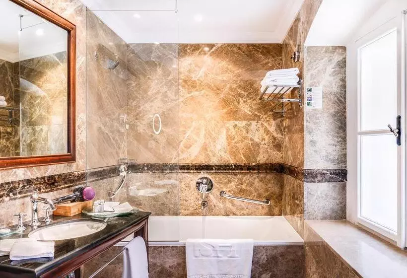 هتل The Dominican