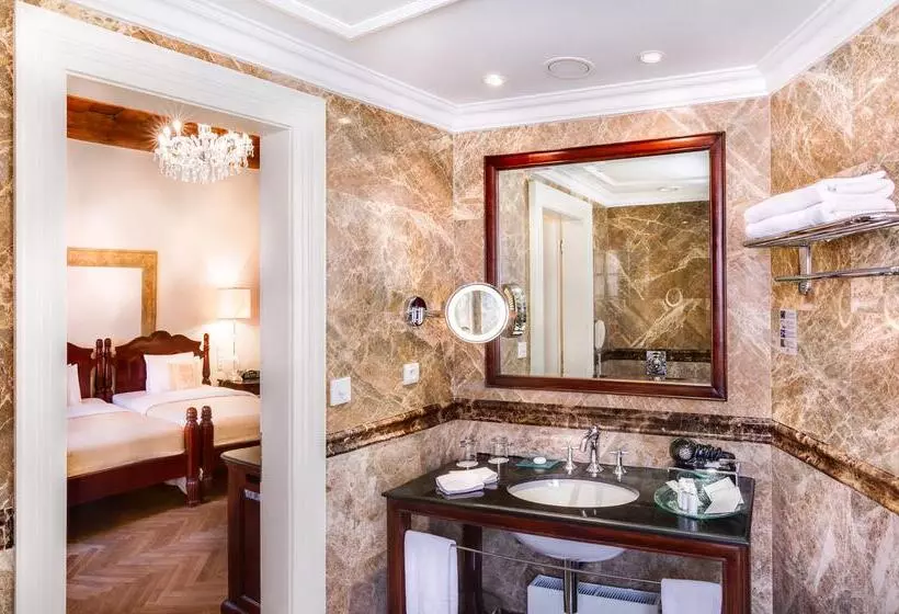 هتل The Dominican