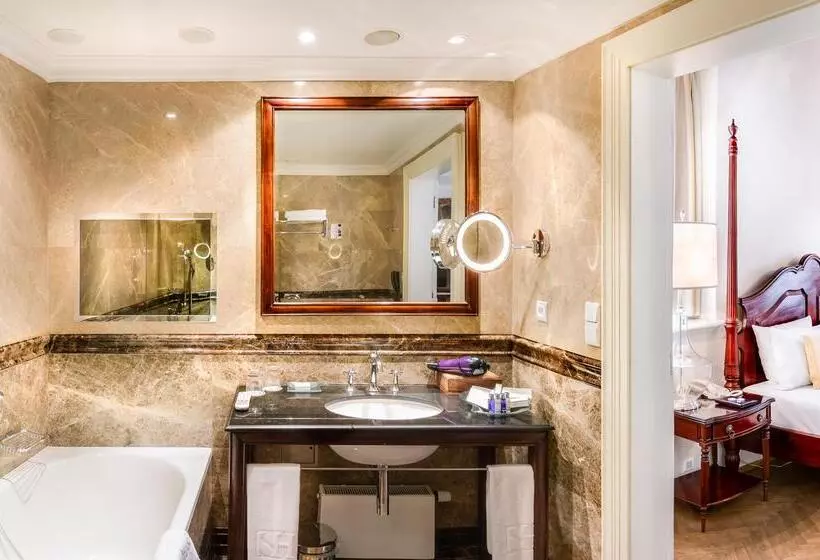 هتل The Dominican