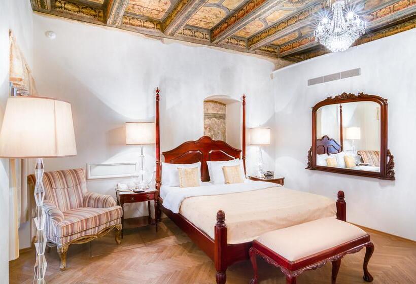 هتل The Dominican