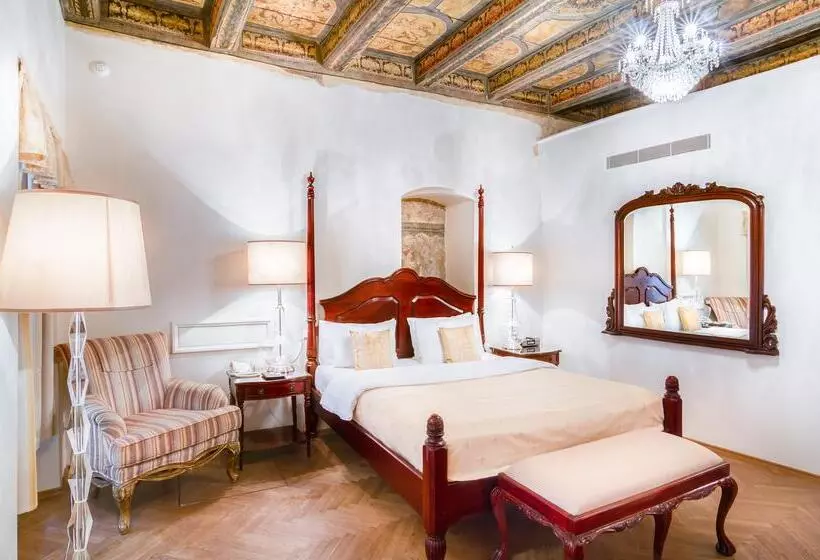 هتل The Dominican