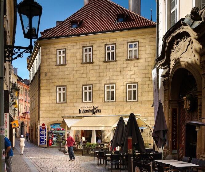 هتل The Dominican