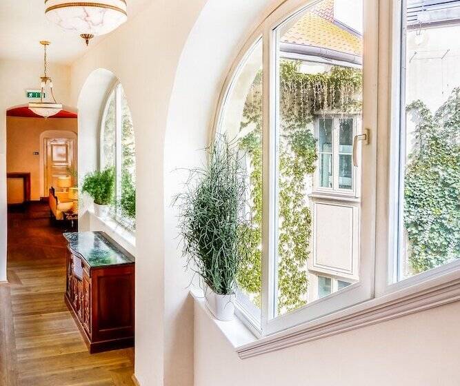 هتل The Dominican