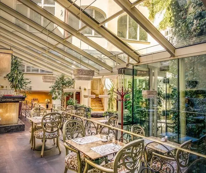 هتل The Dominican