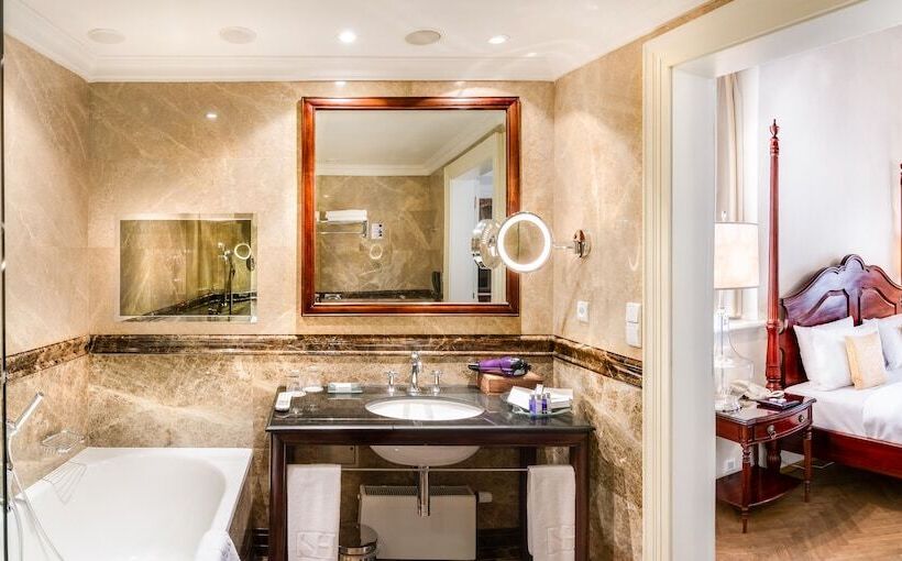 هتل The Dominican