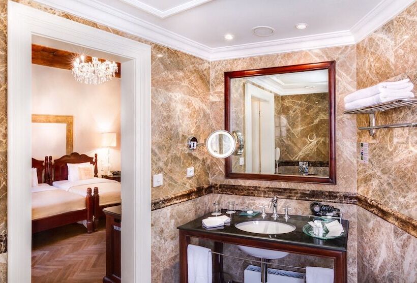 هتل The Dominican