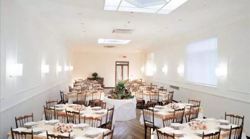 酒店 Touring Wellness & Beauty