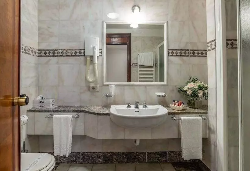 Отель Versilia Palace