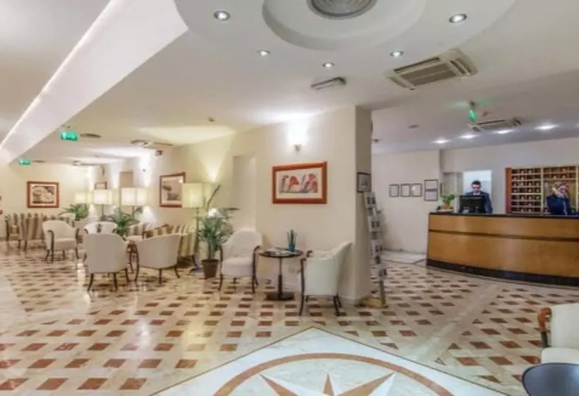 Отель Versilia Palace