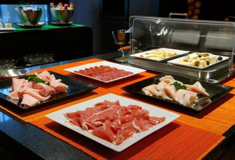 هتل Vincci Frontaura