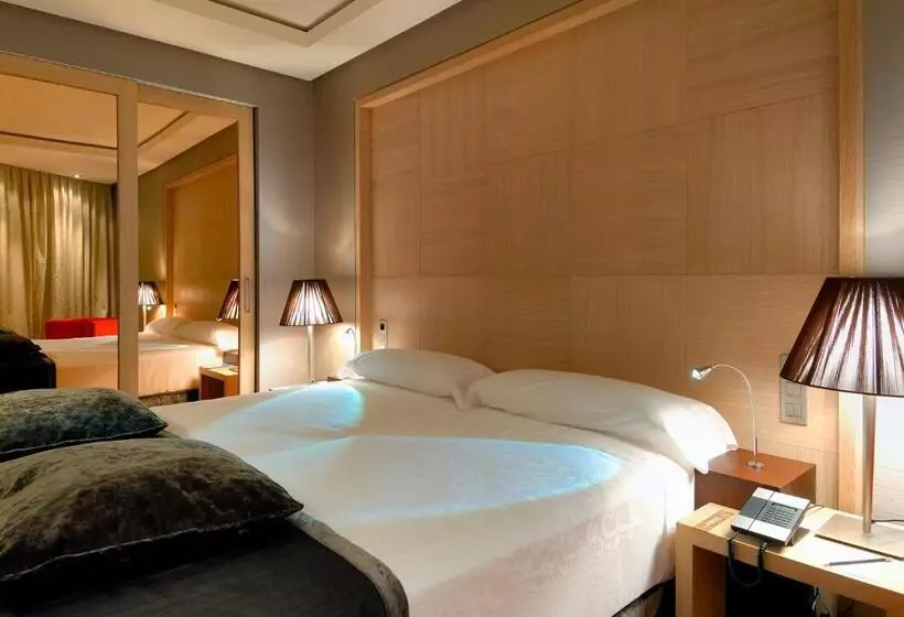 هتل Vincci Frontaura