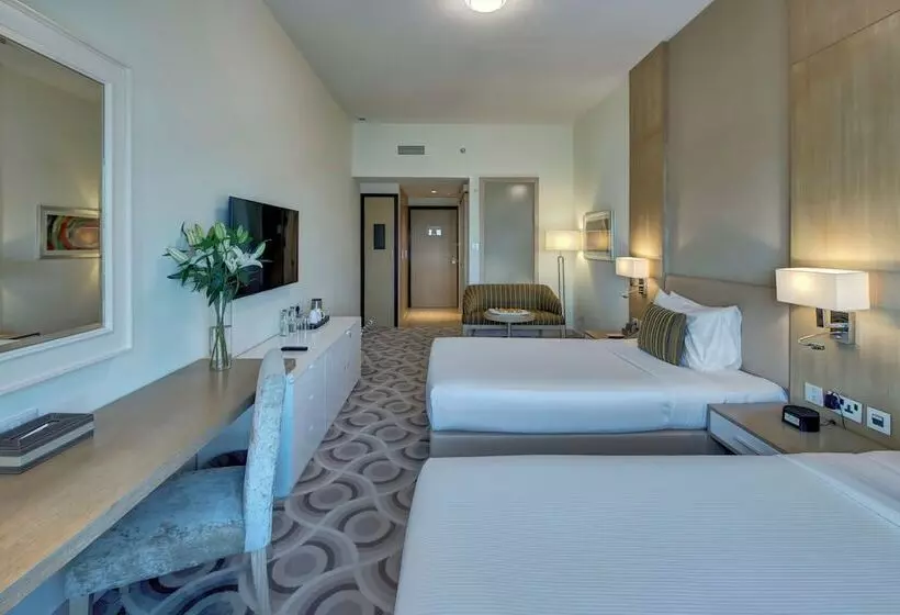 Metropolitan Hotel Dubai