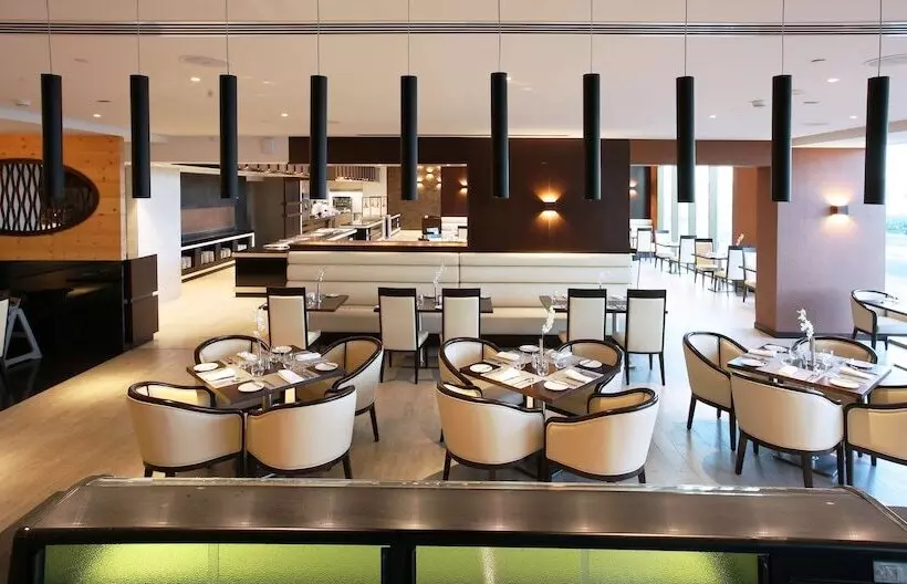 Metropolitan Hotel Dubai