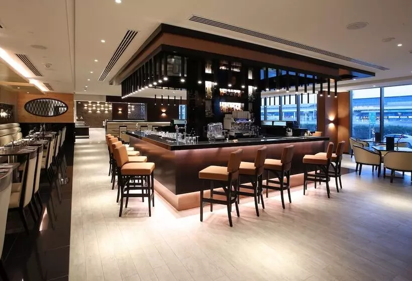 Metropolitan Hotel Dubai