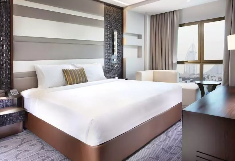 Metropolitan Hotel Dubai