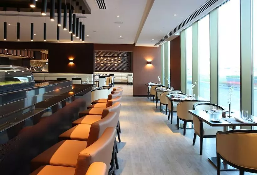 Metropolitan Hotel Dubai