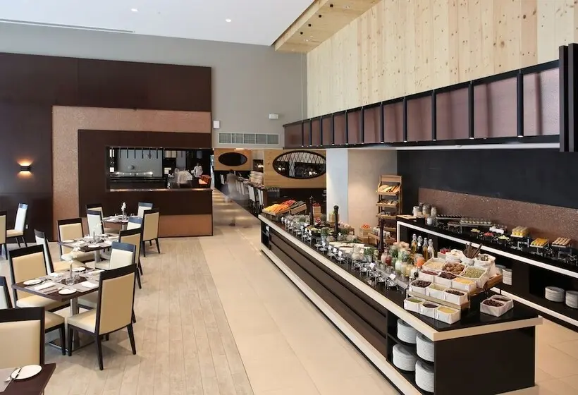 Metropolitan Hotel Dubai