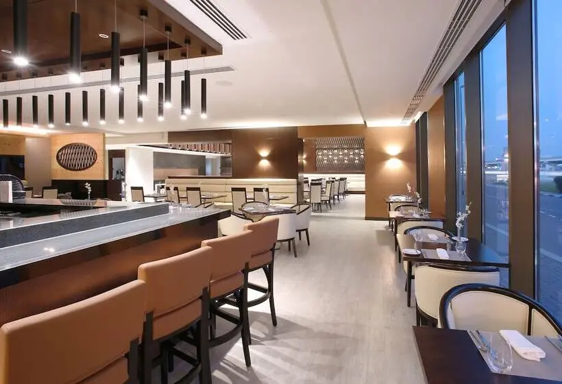 Metropolitan Hotel Dubai