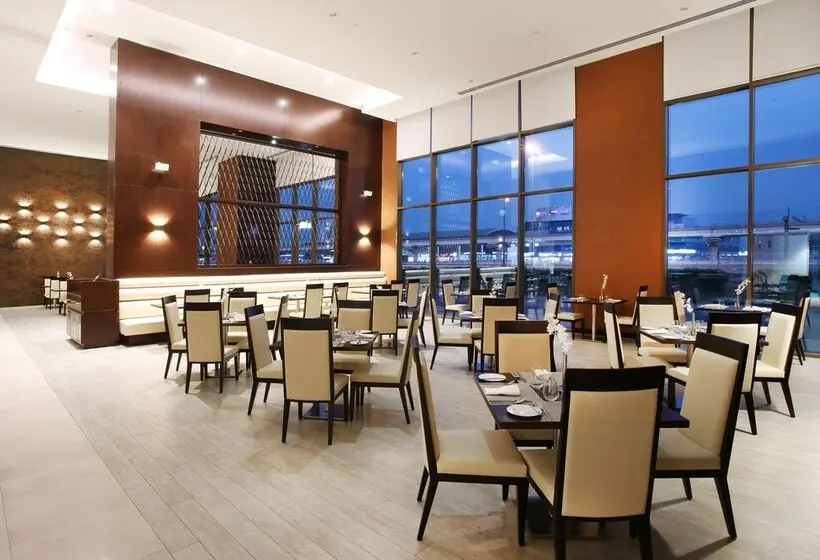 Metropolitan Hotel Dubai