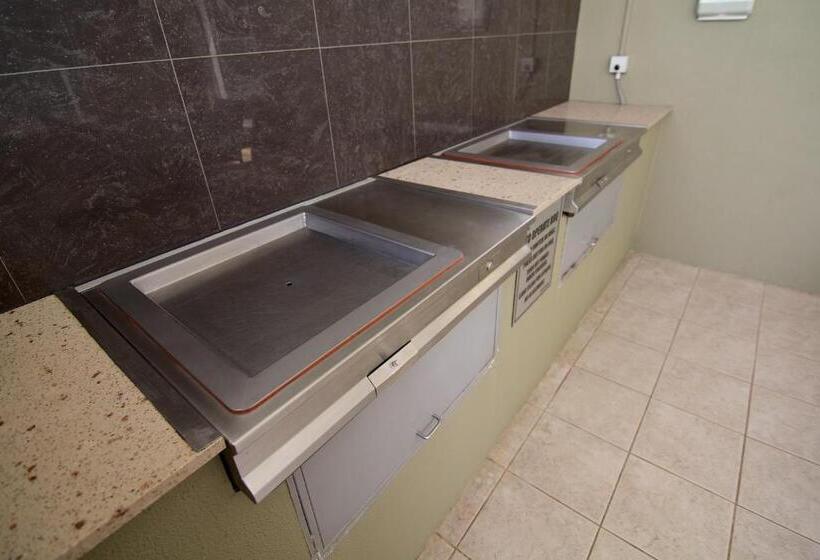 Hi Surf Beachfront Resort Apartments