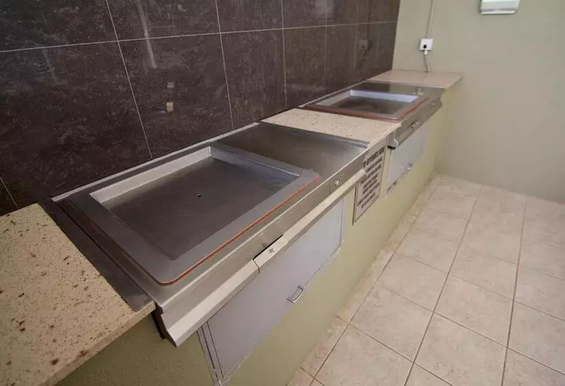 Hi Surf Beachfront Resort Apartments