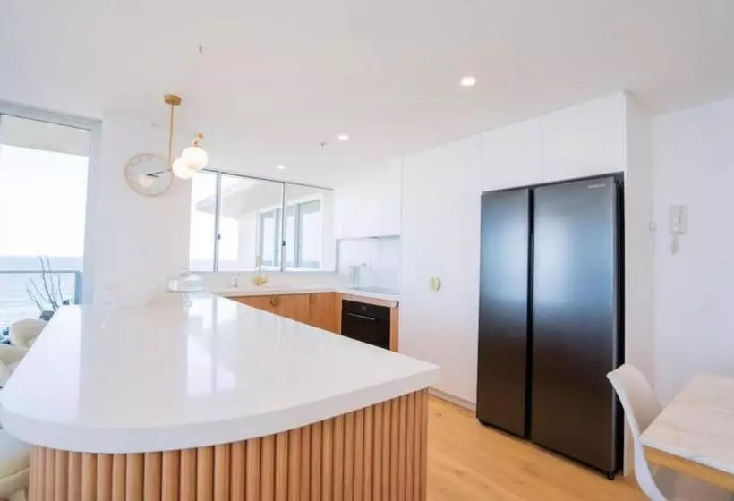 Hi Surf Beachfront Resort Apartments