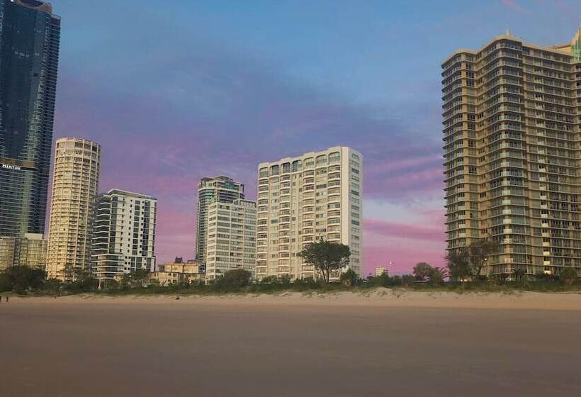 Hi Surf Beachfront Resort Apartments