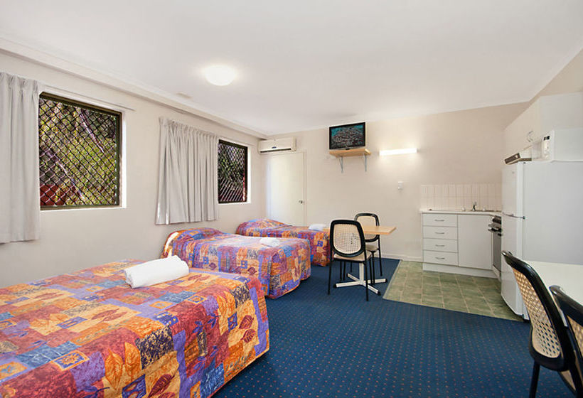 فندق Cluden Park Motor Inn