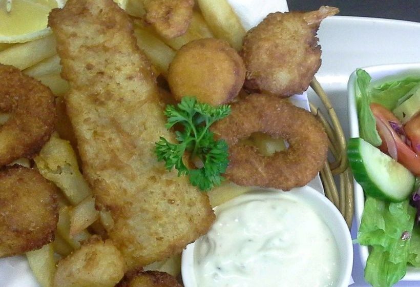 فندق Cluden Park Motor Inn