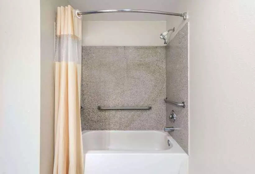 호텔 Days Inn By Wyndham St Peters/st Charles