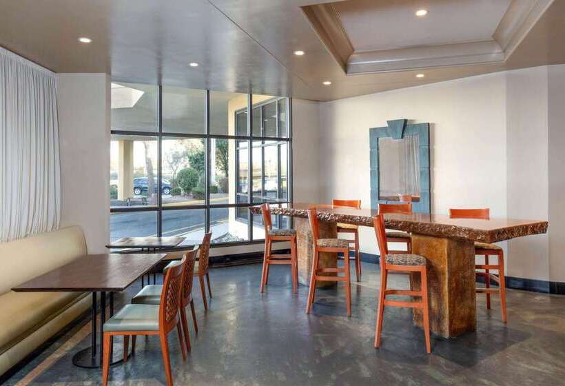 ホテル La Quinta By Wyndham Secaucus Meadowlands