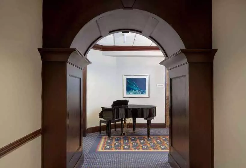 Отель La Quinta By Wyndham Secaucus Meadowlands